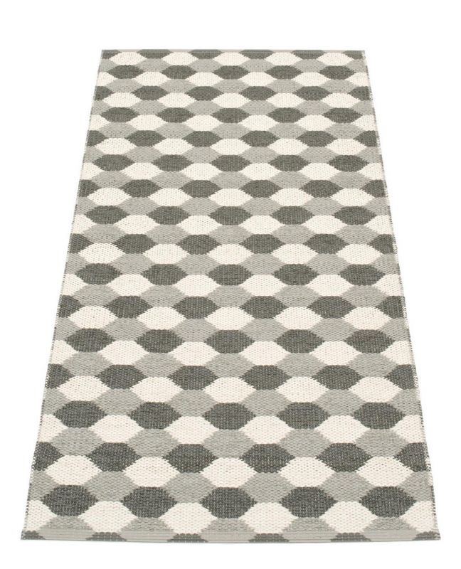 Dana plastic carpet 70x160 warm gray Pappelina